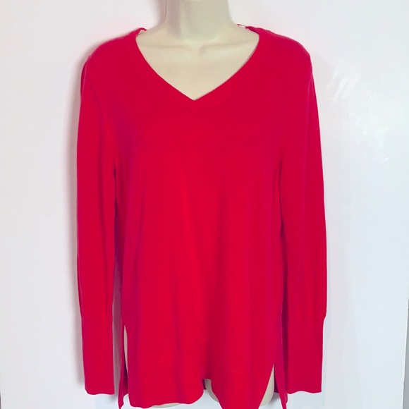 crown & ivy Sweaters - NWT ~ Crown & Ivy ~ V Neck Coral Sweater S